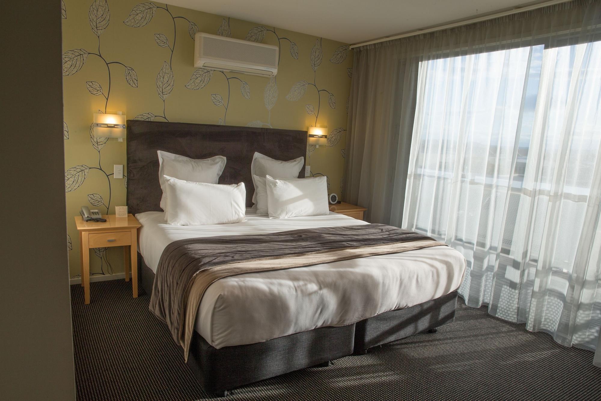 The Crown 4* Napier