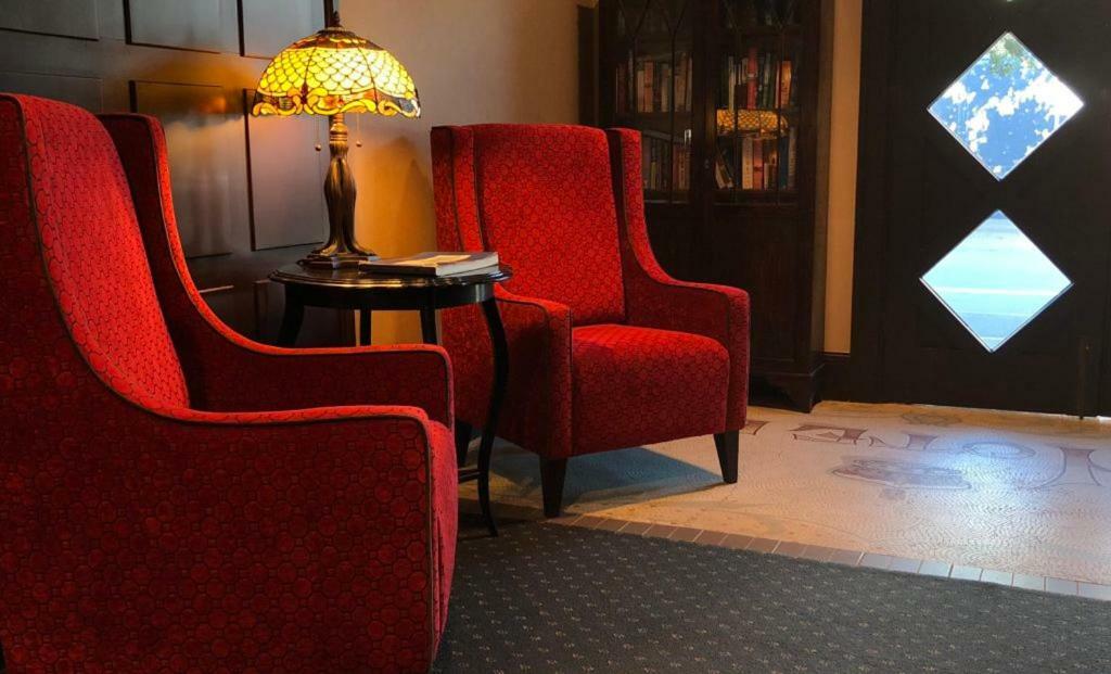 Hotel The Crown Napier